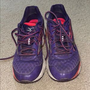 Mizuno Women's Purple Running Shoes